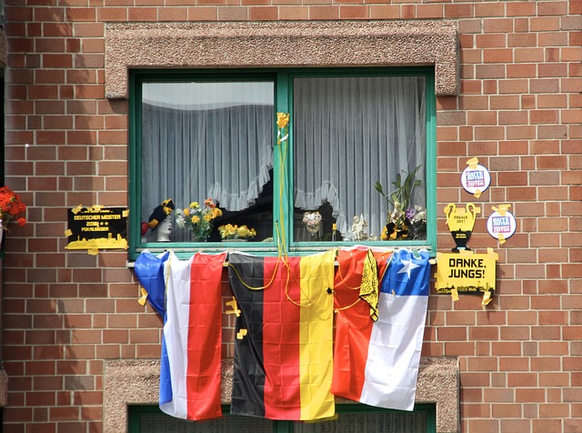 成都1-2河南赛中，阿奇姆彭遭看台球迷竖中指+骂黑鬼